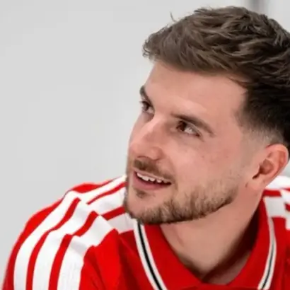 Mount Determined to Stay and Fight at United